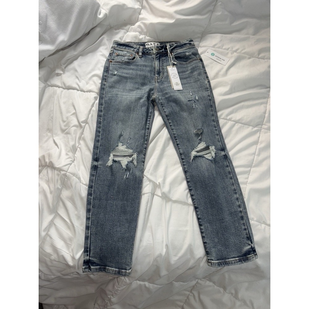 DAZE Denim "Straight Up" Light Wash High-Rise Distressed Jeans - Size 26P Nordie